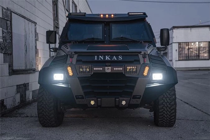 Sieu SUV chong dan - Inkas Sentry Civilian 2020 cho gioi sieu giau-Hinh-3