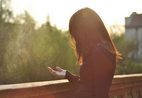 Người yêu bắt tôi mua giày hiệu