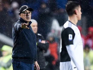 Sarri bị coi như Taliban vì Sarri-ball, không có vấn đề gì với Ronaldo