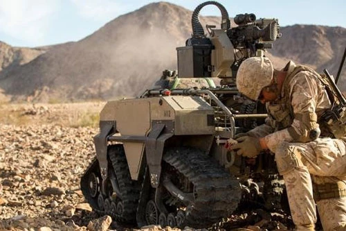 Theo Army Recognition, quân đội Mỹ vừa được trang bị số lượng lớn robot chiến đấu có tên Multi-Utility Tactical Transport (MUTT) được thiết kế dành riêng cho lực lượng lính thủy đánh bộ Mỹ.
