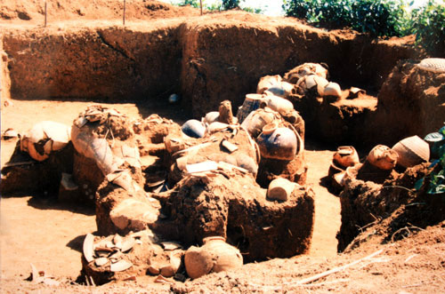 Tục chia của cho người chết thể hiện qua các di chỉ mộ táng cổ ở Lâm Đồng