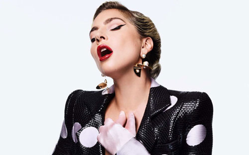 Khi Lady Gaga nổi loạn và nữ tính