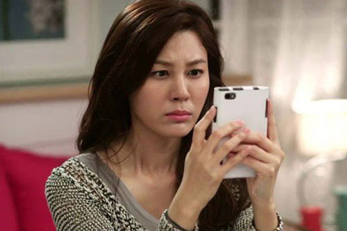 Chưa kịp "liên hoan" trong nhà nghỉ, chồng đã nhận tin sét đánh