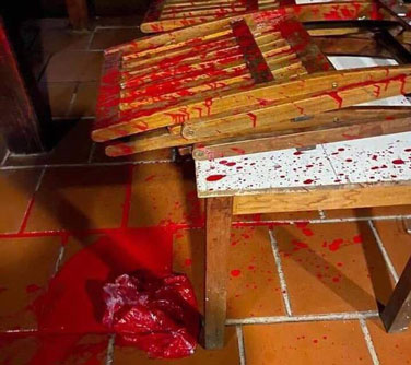 Hội An: Kẻ xấu tạt mắm tôm và sơn để 'khủng bố' nhà hàng