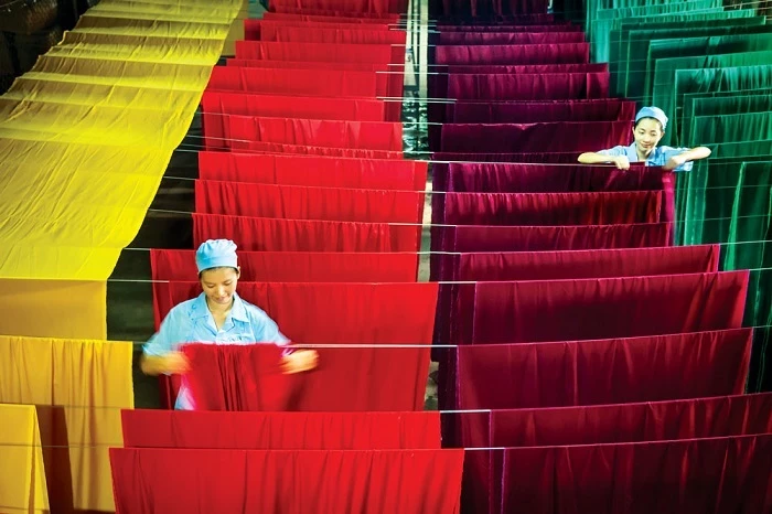 Sản phẩm tơ lụa Bảo Lộc không chỉ tiêu thụ trong nước mà đã vươn ra thị trường Nhật Bản, Ấn Độ, châu Âu, Trung Đông... (Ảnh: Võ Đình Quýt)