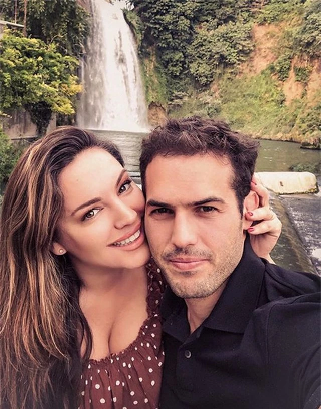 Kelly Brook tự tin diện áo tắm dù tăng cân nhiều - 7