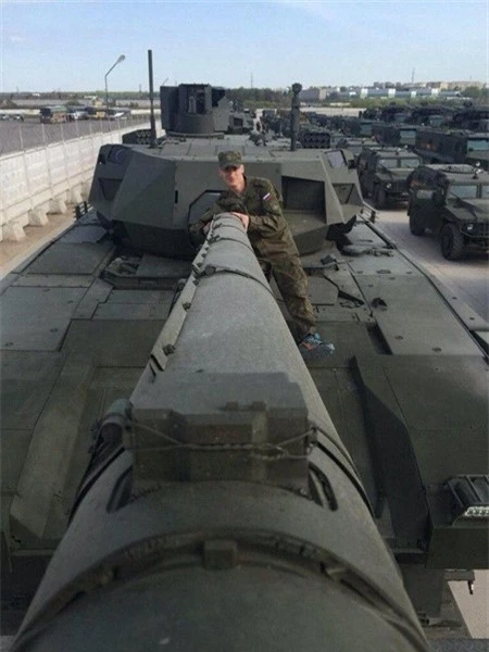 Nga sap tiep nhan xe tang Armata phao co 152 mm “khung” nhat the gioi?-Hinh-2