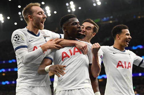 Tottenham lội ngược dòng ngoạn mục.