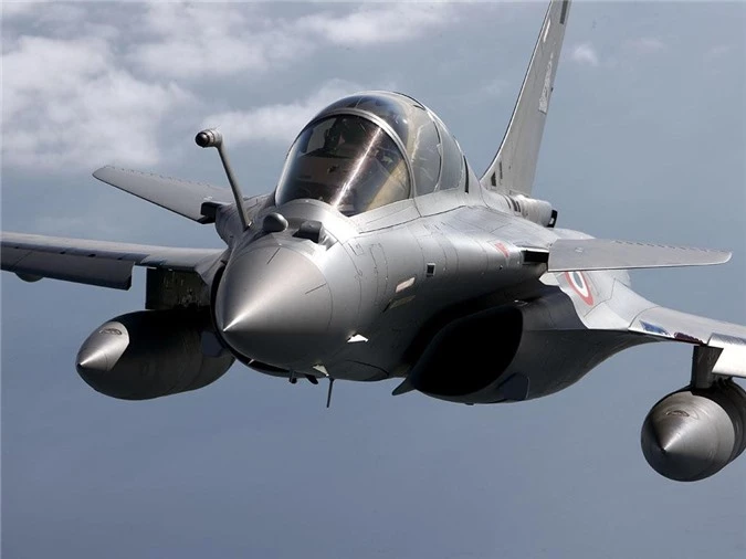 Vừa nhập biên "hàng khủng" Rafale, Ấn Độ đã định phô diễn sức mạnh - Hình 2 Vua nhap bien
