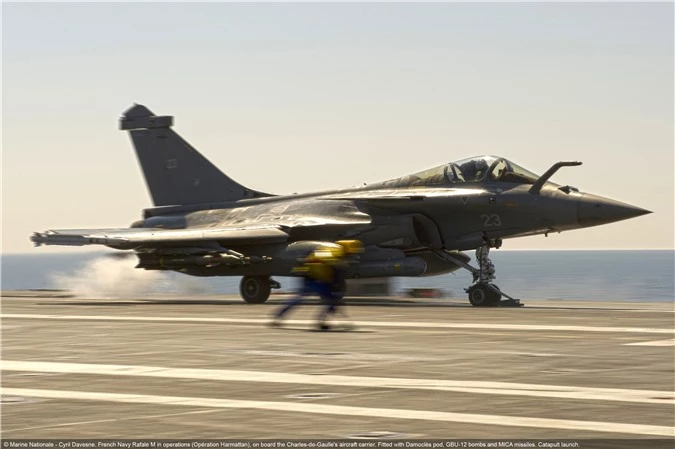 Vừa nhập biên "hàng khủng" Rafale, Ấn Độ đã định phô diễn sức mạnh - Hình 7 Vua nhap bien