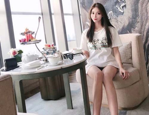 Ảnh quá khứ của hot girl khiến phi công TQ bị cấm bay vĩnh viễn