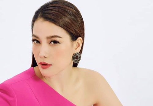 U50 Trương Ngọc Ánh khoe vóc dáng gợi cảm