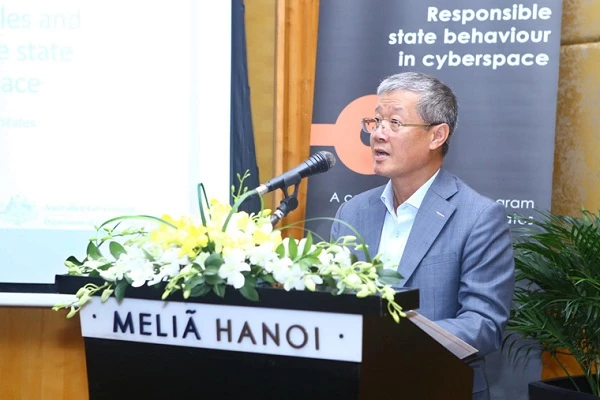 Thứ trưởng Bộ TT&TT Nguyễn Thành Hưng phát biểu tại Hội thảo về “Quy tắc ứng xử, trách nhiệm của quốc gia trên không gian mạng”.