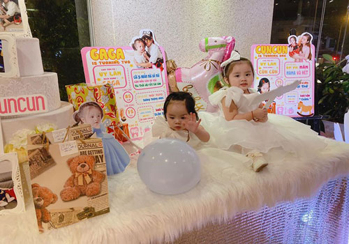 Con gái đầu lòng của Hoài Lâm lộ diện, fan xuýt xoa vì đáng yêu