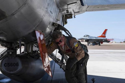 Mỹ hoán cải F-16 thành UCAV lớn nhất thế giới, bay nhanh như tiêm kích