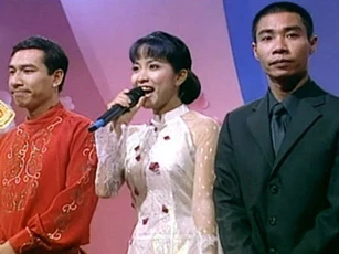 Đăng ảnh cũ, Thảo Vân bất ngờ bị chê "khẩu vị mặn" nên mới lao vào Công Lý, nữ MC đáp trả hài hước nhưng cực sâu cay