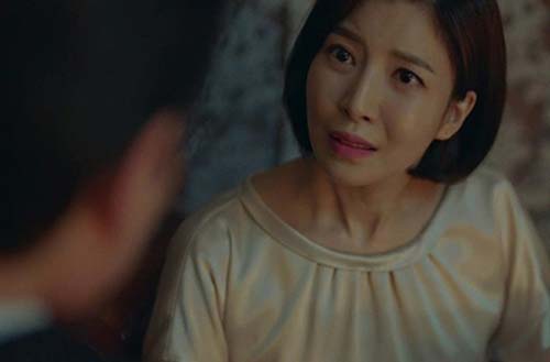 Mẹ chồng tổ chức đám cưới linh đình, tặng con dâu vàng đeo kín cổ nhưng đêm tân hôn phá cửa xông vào nói 1 câu gây sửng sốt