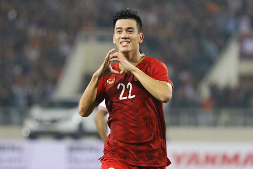 CLIP: Tiến Linh hoàn tất cú đúp vào lưới U22 Lào