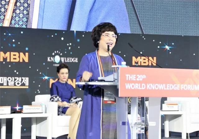 Bà Thái Hương nhận giải thưởng Nữ doanh nhân Quyền lực Asean tại Diễn đàn Tri thức Thế giới 2019 - 1