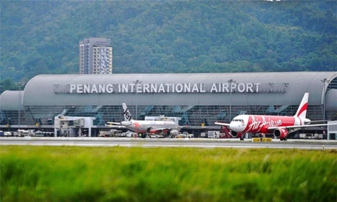 man-claims-theres-a-bomb-at-penang-international-airport-just-to-delay-his-gfs-flight-world-of-buzz-2-768x463