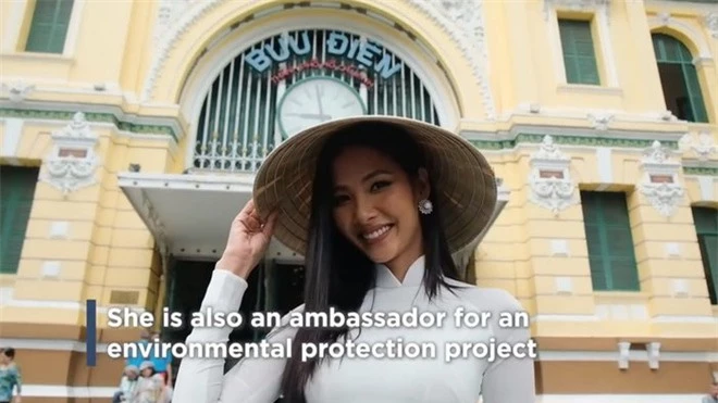 Hoàng Thuỳ khiến khán giả nở mặt khi xuất hiện nổi bật trên Instagram hơn 3 triệu follow của Miss Universe - Ảnh 2. Hoàng Thuỳ khiến khán giả nở mặt khi xuất hiện nổi bật trên Instagram hơn 3 triệu follow của Miss Universe - Ảnh 2.