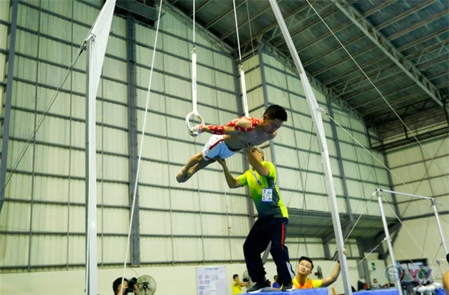SEA Games 30: Dàn hot boy Thể dục dụng cụ Việt Nam tích cực luyện tập tại Manila để tranh HCV - Ảnh 3.