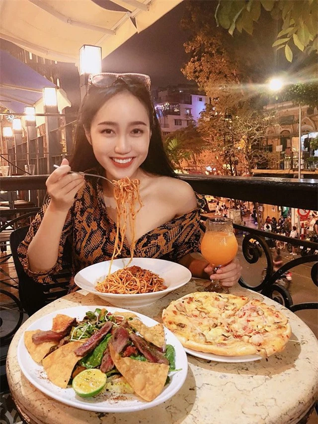 Trắng xinh hết phần thiên hạ, hot girl cứ mỗi khi hở bạo là thêm một lần khiến cộng đồng mạng xao xuyến - Ảnh 11.