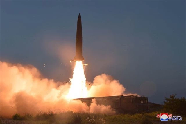 Triều Tiên phóng tên lửa lần thứ 13 trong năm - 1