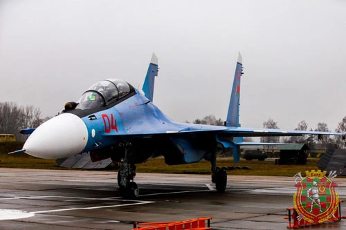 Mặc dù là phiên bản nội địa từng chỉ được dành riêng cho Không quân Nga. Tuy nhiên, Belarus cũng vừa nhận được những chiếc tiêm kích Su-30SM đầu tiên do Nga chuyển giao trong năm 2019 này. Nguồn ảnh: Livejournal.