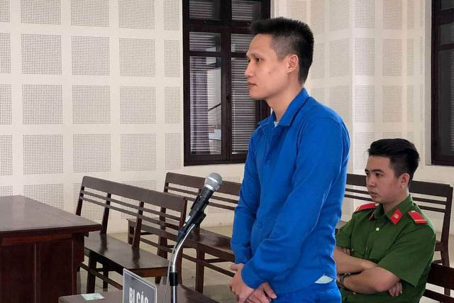 Đà Nẵng: Bị giành mất gối ngủ, chém bạn cùng phòng trọ trọng thương