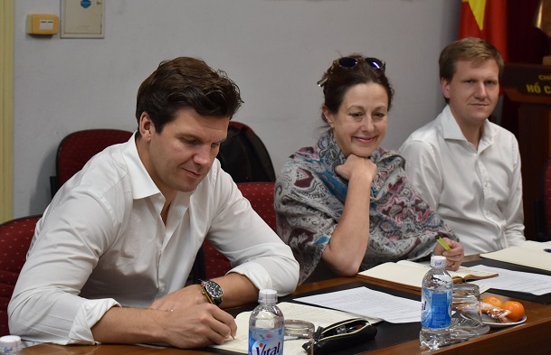 Quỹ Đầu tư Walter Scott (Scotland) tìm hiểu về ngành may mặc và da giày Việt Nam