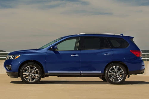 10. Nissan Pathfinder 2020.