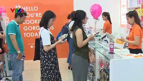 Người Việt vẫn chủ yếu dùng tiền mặt