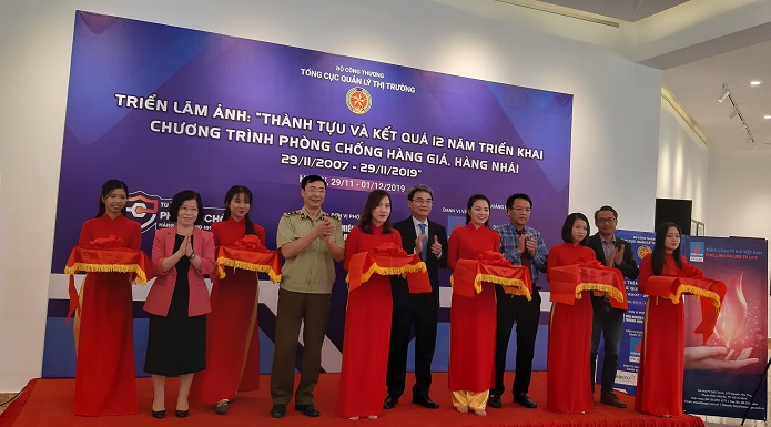 Triển lãm ảnh phòng chống hàng giả, hàng nhái