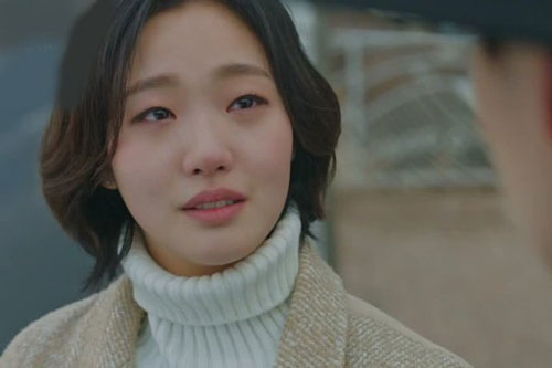 Phù dâu bật khóc ngay trong đám cưới, phát biểu sốc với chú rể