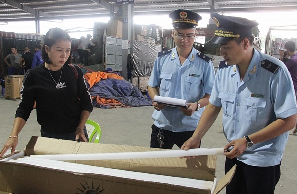 Hải quan TP.HCM thu ngân sách vượt chỉ tiêu 300 tỷ đồng