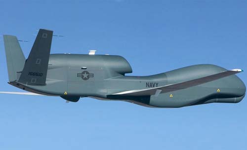 Infographic: "Bóng ma do thám" RQ-4 khiến căn cứ Nga lộ diện hoàn toàn