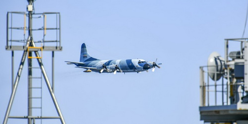 P-3F Orion Iran bay thấp uy hiếp tàu Hải quân Mỹ