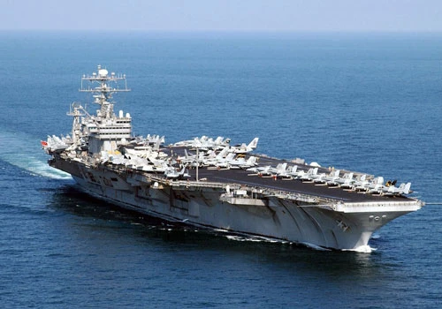 Trong một động thái bất ngờ, Mỹ đã lệnh cho nhóm tác chiến tàu sân bay USS Abraham Lincoln băng qua eo biển Hormuz theo kế hoạch để tới vịnh Ba Tư hôm 19/11.