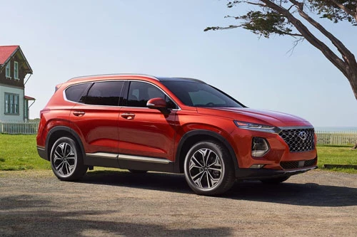 1. Hyundai Santa Fe 2020 (giá khởi điểm: 25.900 USD).