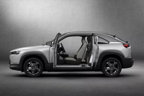 Hé lộ giá bán xe điện đầu tiên trong lịch sử hãng Mazda