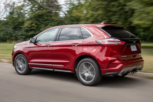 3. Ford Edge 2020 (giá khởi điểm: 31.100 USD).