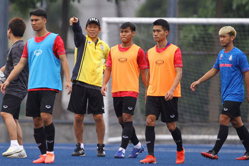 SEA Games 30: HLV Kiatisuk chỉ ra 2 điều U22 Thái Lan cần làm để vượt qua vòng bảng