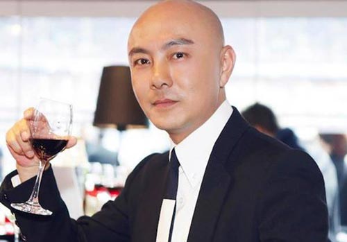 Cuộc sống giàu sang, không con cái của Trương Vệ Kiện