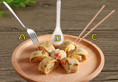 Trắc nghiệm: Cách ăn bánh trứng tố cáo tiêu chí chọn người yêu của bạn