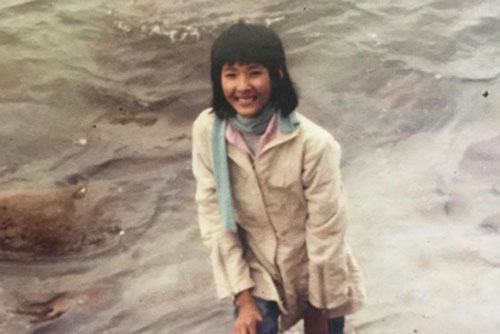 Hoàng Thùy bất ngờ tiết lộ thuở đen nhẻm, “ngố tàu” với bạn bè quốc tế