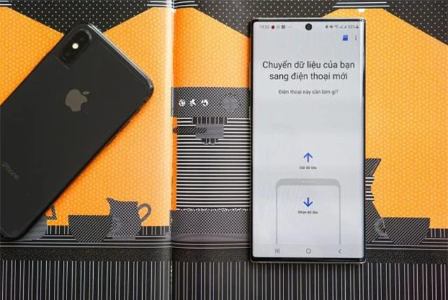 Cách chuyển dữ liệu từ iPhone sang Galaxy Note10 nhanh chóng - Ảnh 1.