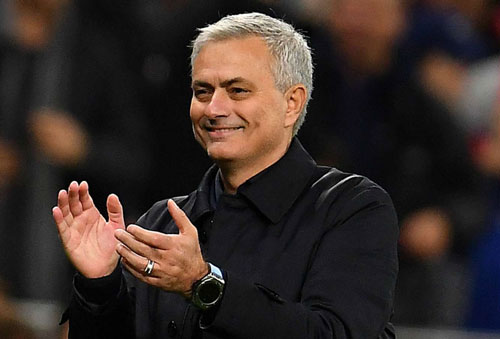 HLV Mourinho gửi lời thách thức Chelsea trong cuộc đua top 4 Ngoại hạng Anh