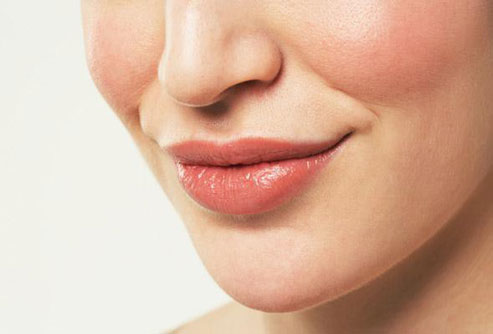 Cách đơn giản biến môi thâm thành sắc hồng quyến rũ