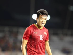 CLIP: Thành Chung đánh đầu tung lưới U22 Indonesia, gỡ hòa cho U22 Việt Nam